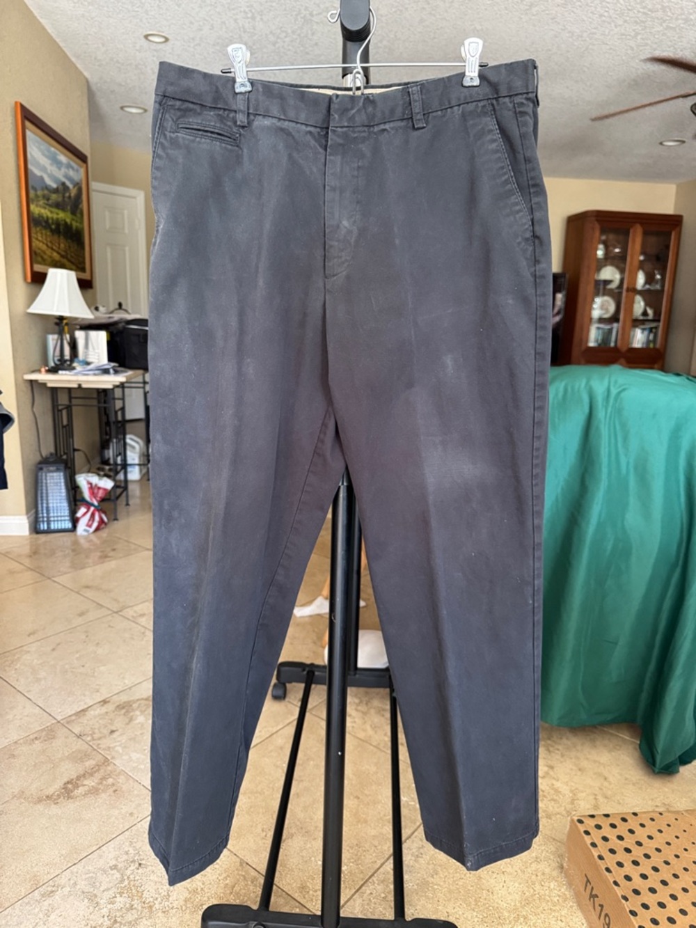 Dockers Men's Dark Gray Straight Chino Pants